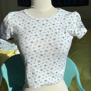 ☔️A blue floral t shirt from brandy ☔️